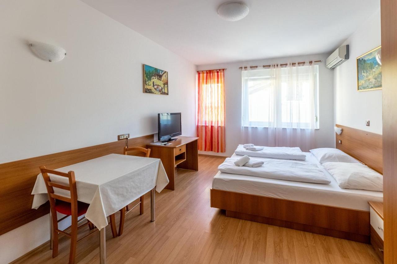 Apartments Liburnija Опатія Екстер'єр фото