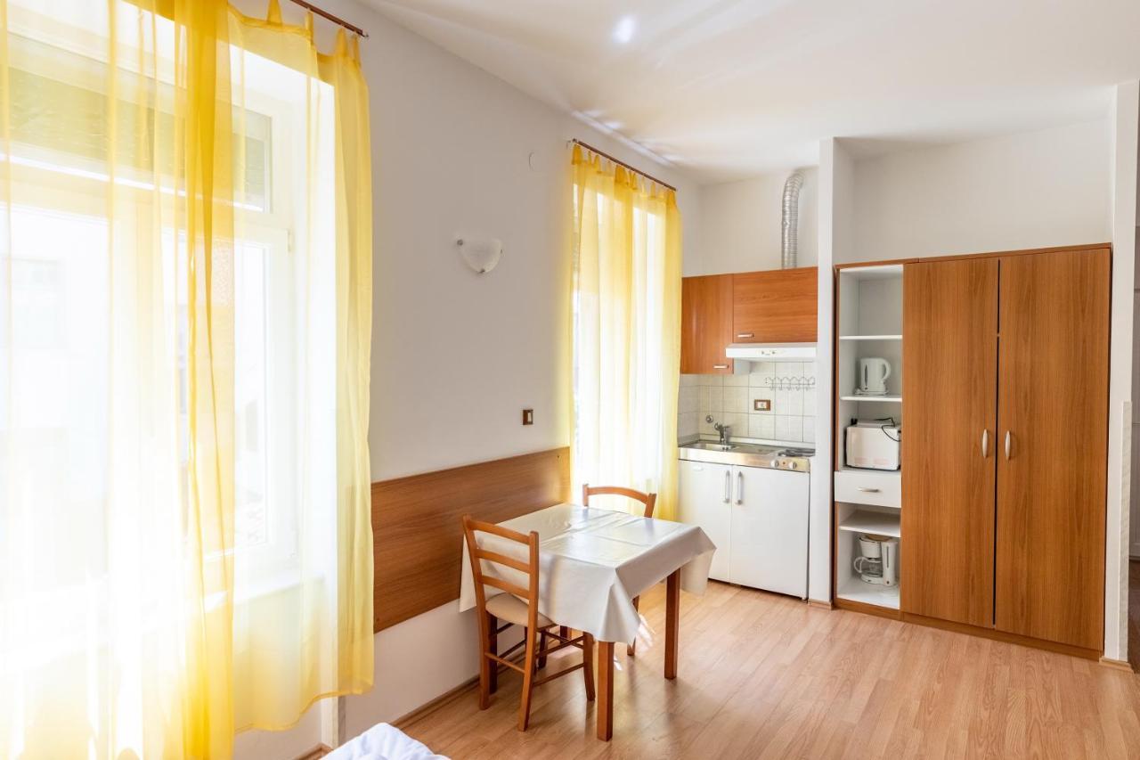 Apartments Liburnija Опатія Екстер'єр фото