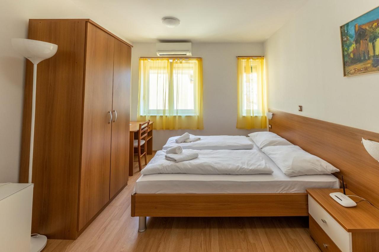 Apartments Liburnija Опатія Екстер'єр фото