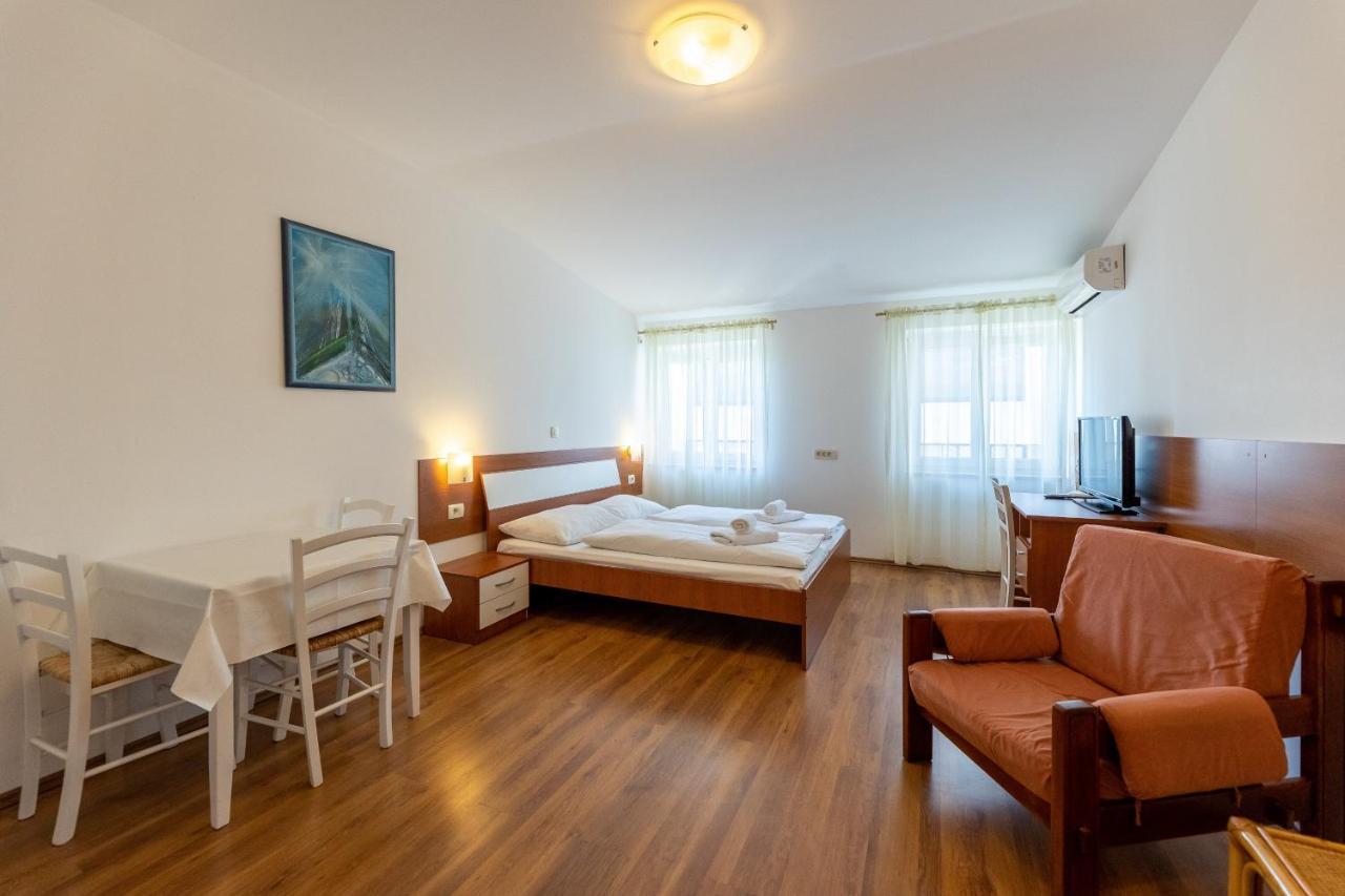 Apartments Liburnija Опатія Екстер'єр фото
